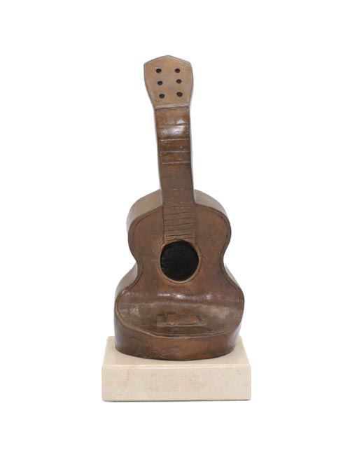 Guitarra de bronce pequeña